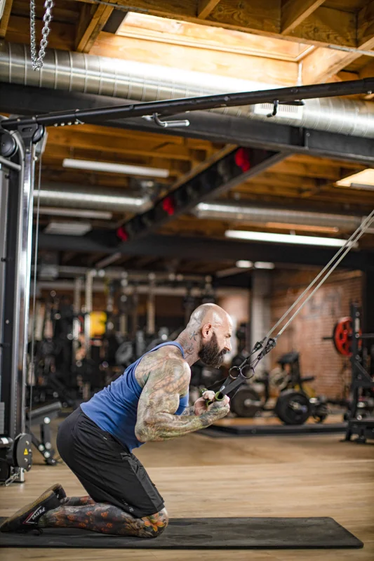 Kneeling Lat Pulldown