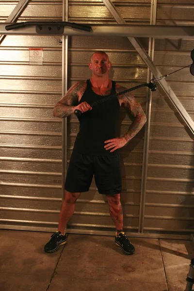 Cross Body Triceps Extension